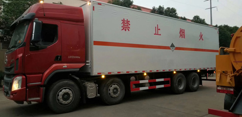 新规小三轴空气悬挂危险品气瓶厢式运输车 4S店级的安全与高效之选